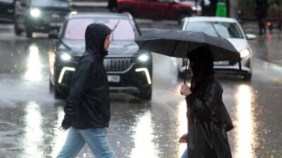 Yurdun bazı kesimleri için kuvvetli yağış uyarısında bulunuldu.