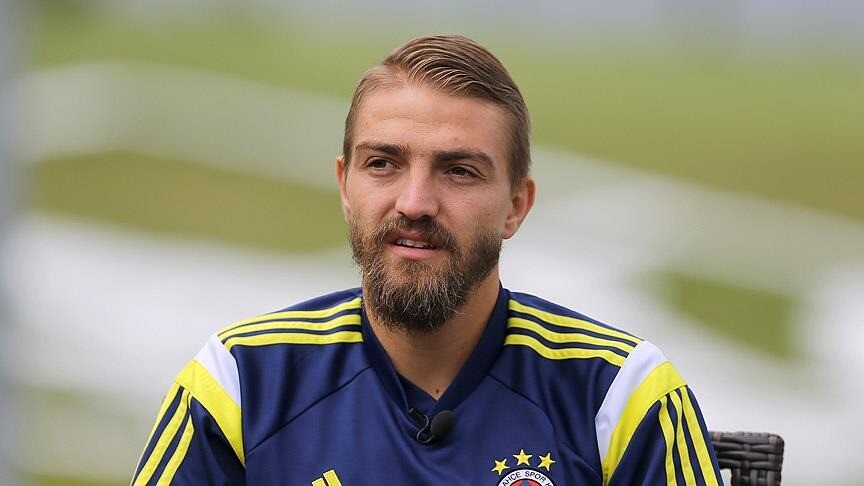 Bir dönem Galatasaray, Fenerbahçe ve Beşiktaş'ta forma giyen eski milli