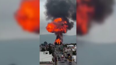 Meksika'nın orta kesimindeki Puebla eyaletinde, sıvılaştırılmış petrol gazı (LPG) tankerlerinin