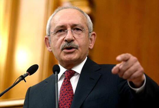CHP'nin grup toplantısı krizi Kemal Kılıçdaroğlu'nun konuşmasını Genel Merkez'e almasıyla