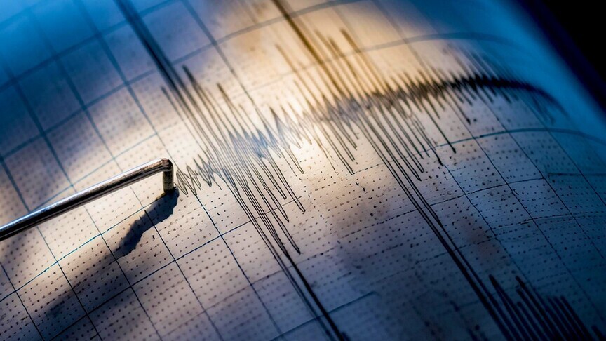 Akdeniz'de saat 11.25'te 4,9 büyüklüğünde deprem meydana geldi.