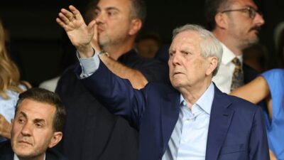 Fenerbahçe’de olağanüstü genel kurulun ardından rekor oyla yeniden başkanlık koltuğuna