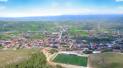 Afyonkarahisar’ın Hocalar ilçesinde, yaklaşan dev futbol organizasyonu öncesinde ay-yıldızlı heyecan