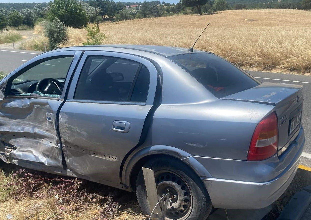 Afyon-Uşak yolunda kaza: 6 Yaralı 1 Afyon-Uşak yolunda kaza: 6 Yaralı