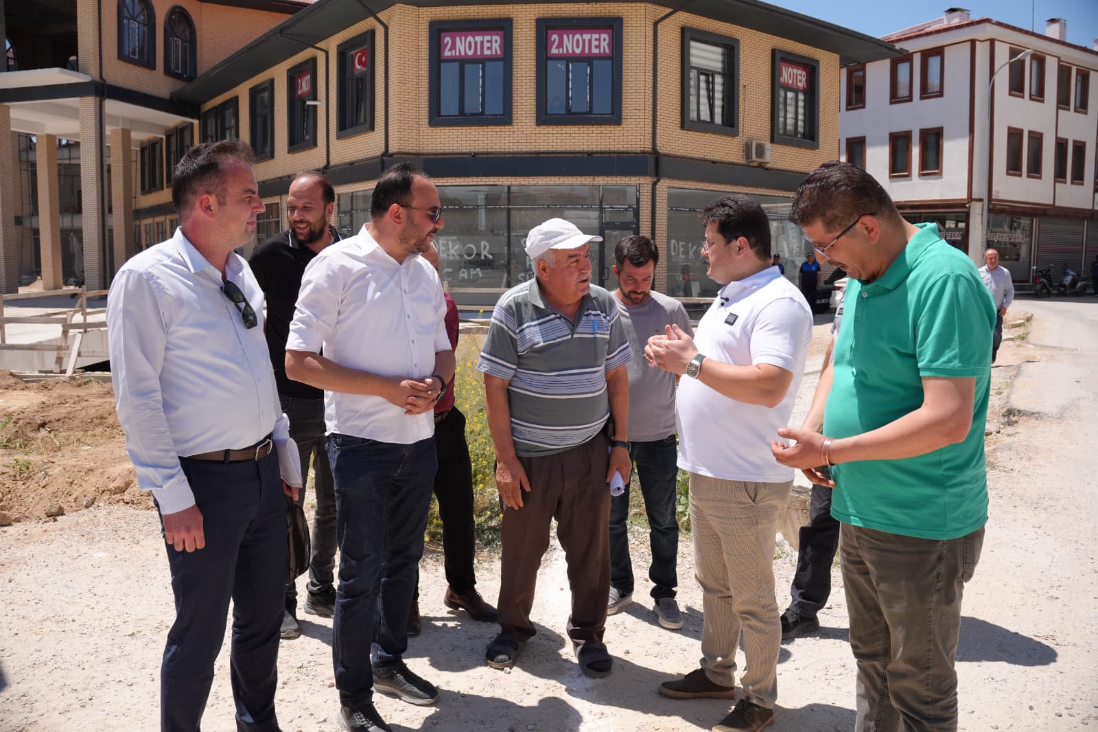 Bolvadin’de çarşı merkez yenileme çalışmaları aralıksız sürüyor