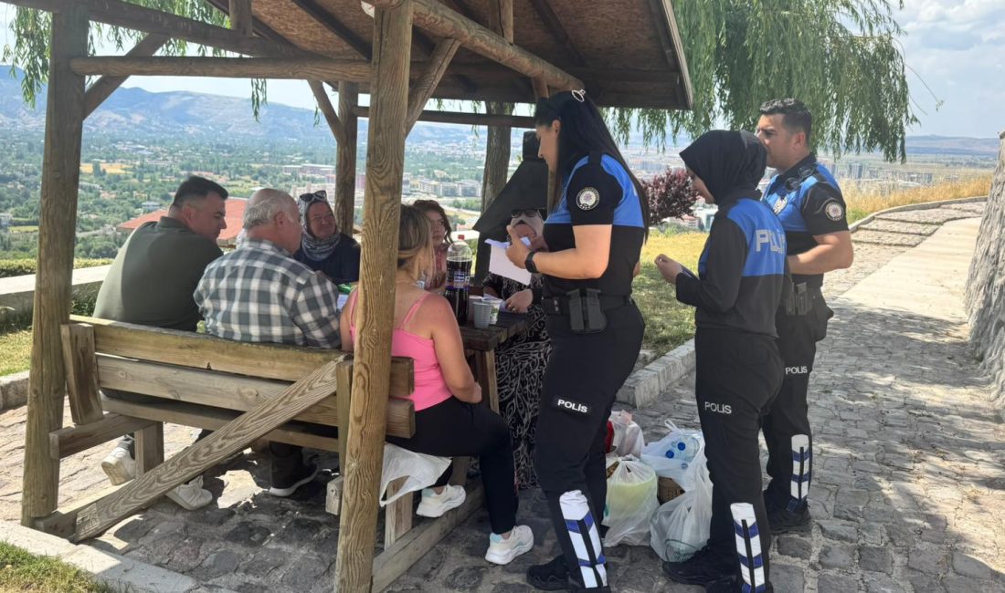 Afyonkarahisar İl Emniyet Müdürlüğü ekipleri, yaz aylarında artış gösterebilecek orman