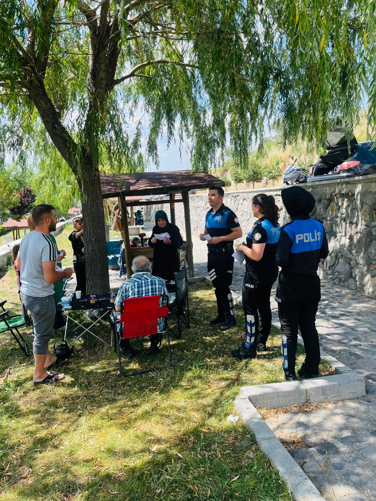 Polisten piknikçilere yangın uyarısı